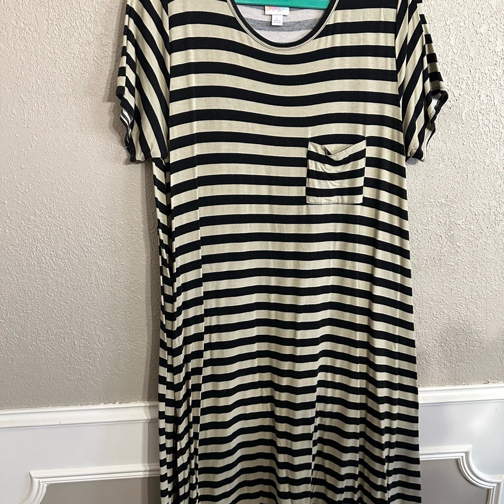 Lularoe Carly Striped Black and Beige T-Shirt Dress